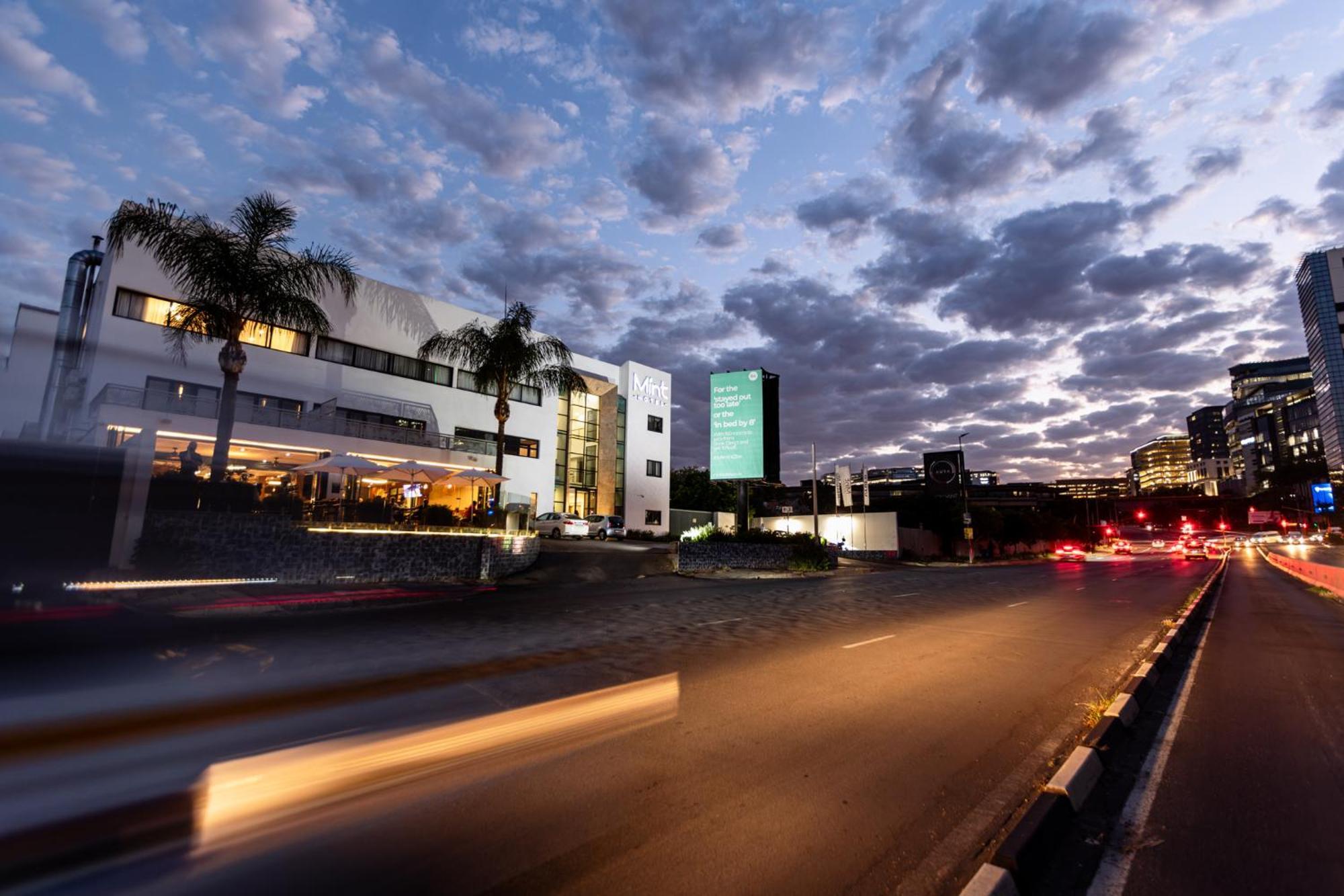 Mint Hotel 84 On Katherine Johannesburg Exterior photo